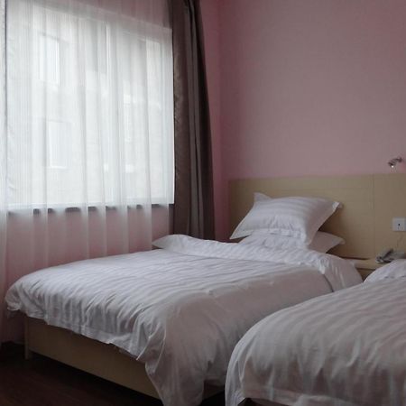 Guilin 68° Hotel North Railway Station Branch Екстериор снимка